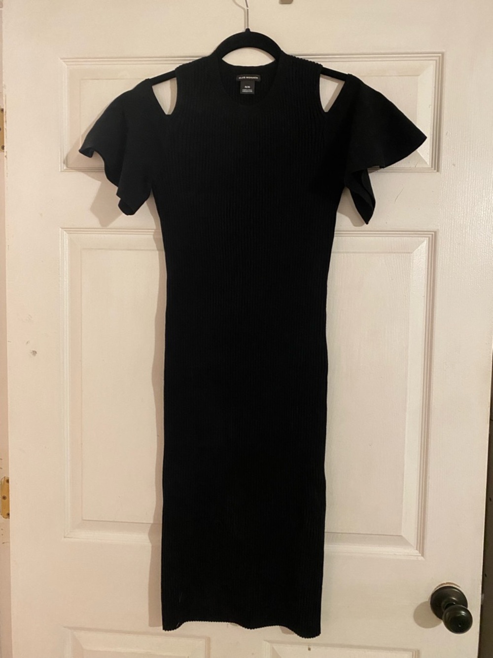 CLUB MONACO Black Cold-Shoulder Ribbed Midi Dress with Flutter Sleeves